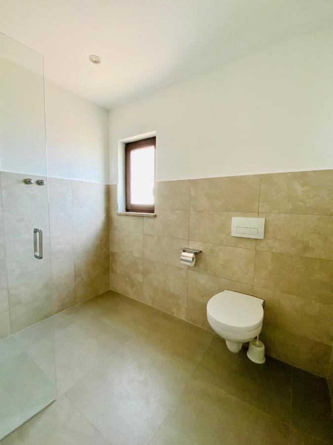 Santalezi Villa Fluggi Near Labin מראה חיצוני תמונה