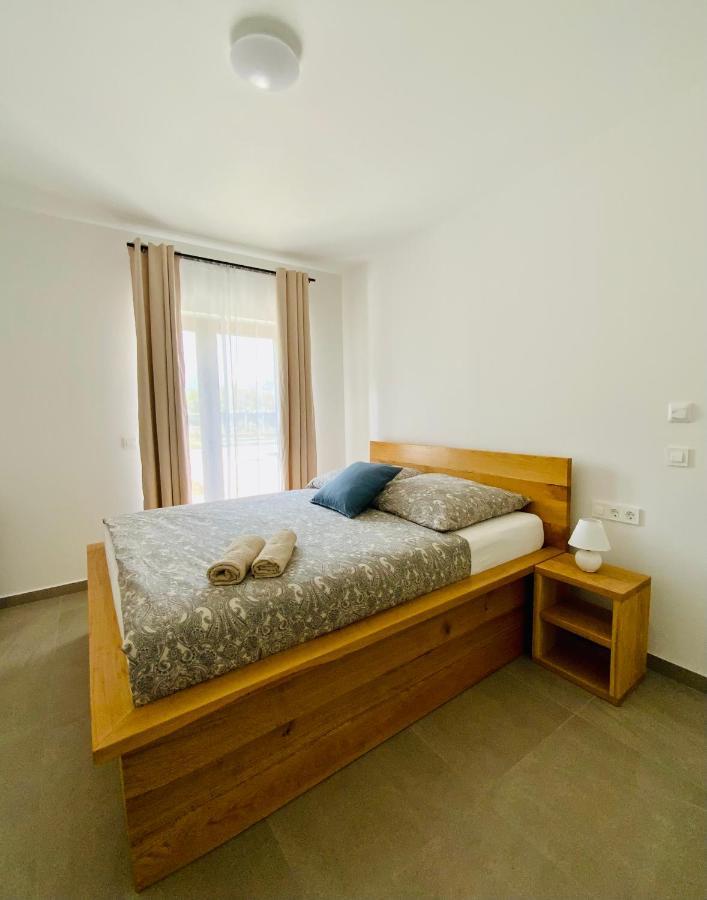 Santalezi Villa Fluggi Near Labin מראה חיצוני תמונה